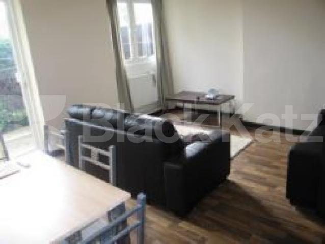 			VIEWINGS ARE HIGHLY RECOMMENDED!, 3 Bedroom, 1 bath, 1 reception Flat			 Randolph Gardens, MAIDA VALE NW6